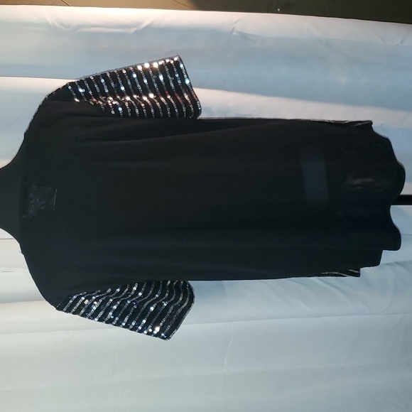 Laura Plus sequin top - Picture 3 of 4